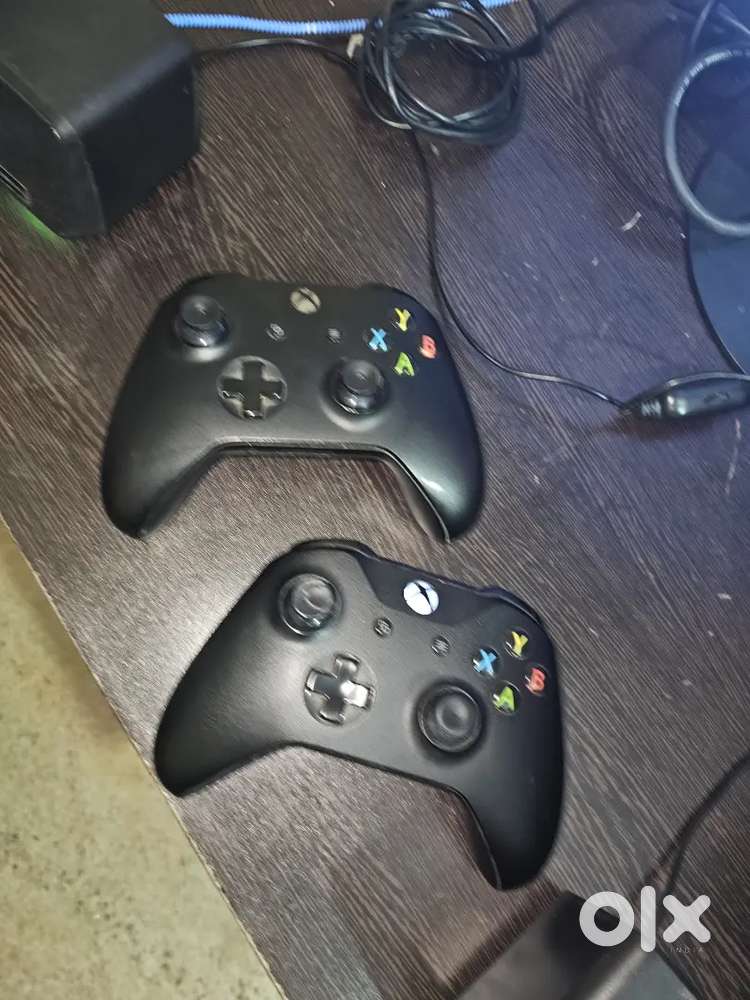 Xbox One 512GB

+ Nitho Gaming Wheel + 22 Monitor