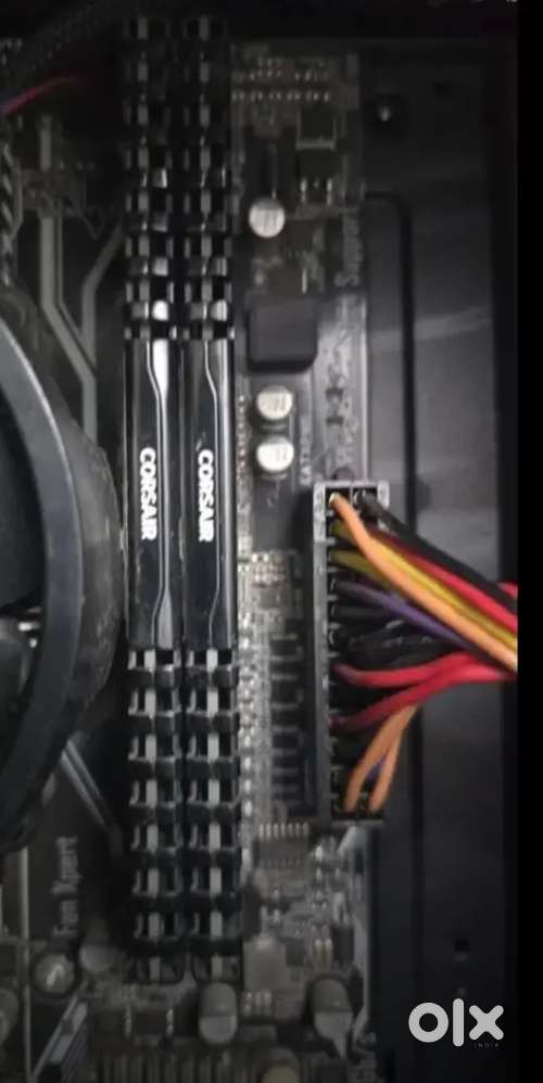 Corsair 8 GB DDR4 RAM 2 sticks
