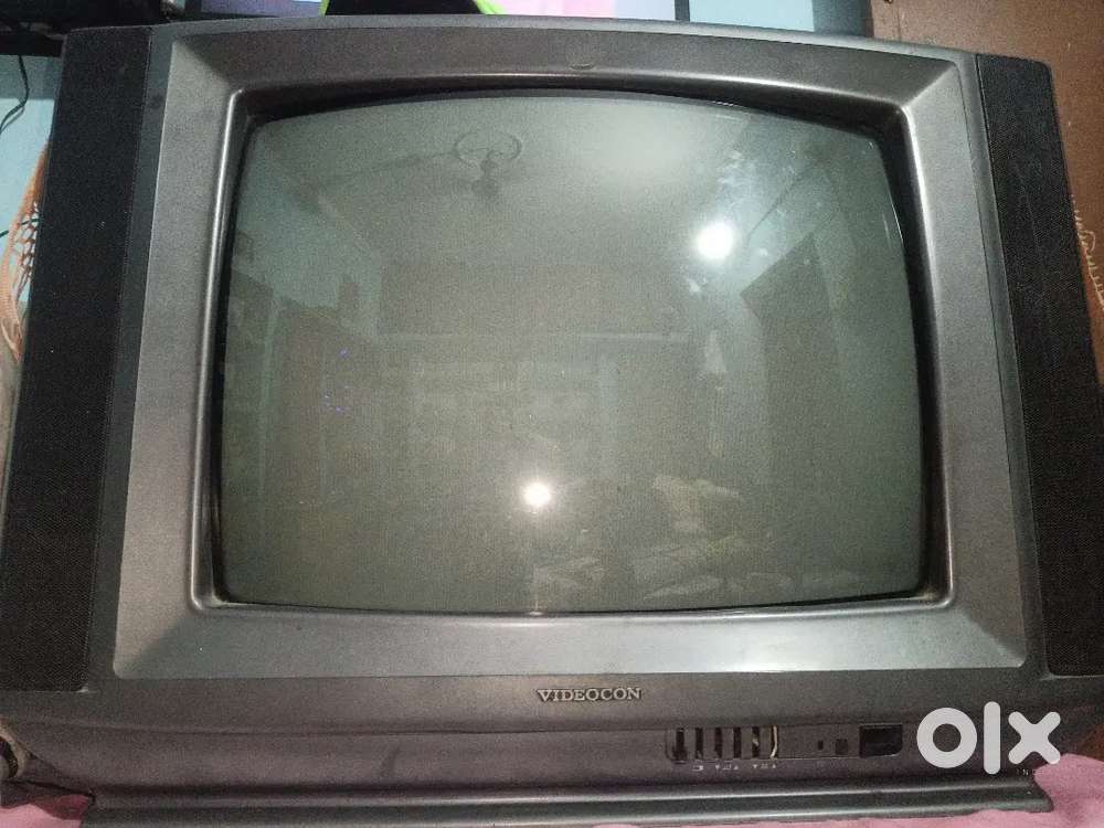 Videocon color tv with big speaker
