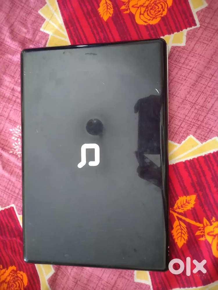 Laptop not working (EXCHANGE WITH ANY SMART PHONE & SPEAKERS