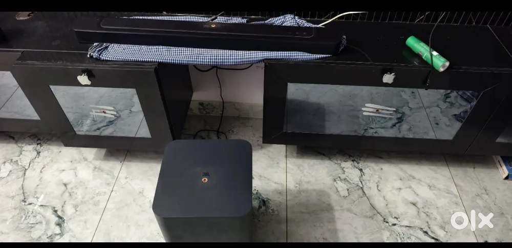 JBL SOUND BAR AND SUB WOOFER