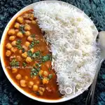 Karigar chahiye Jo Chole chawal aur veg biryani bna leta ho contact kr