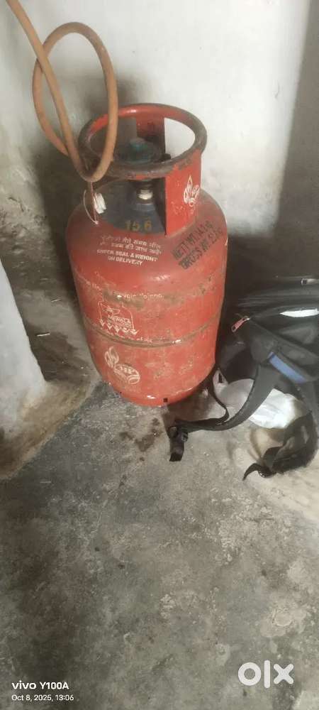Gas cylinder and shegadi