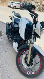 Apache rtr 200 4v