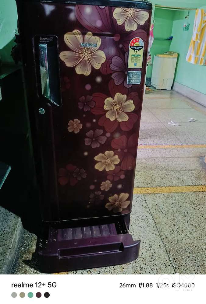 Fridge and bed aj hi bechana h urgent h