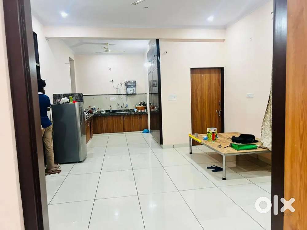 3 BHK flat in khatipura , for girls and family