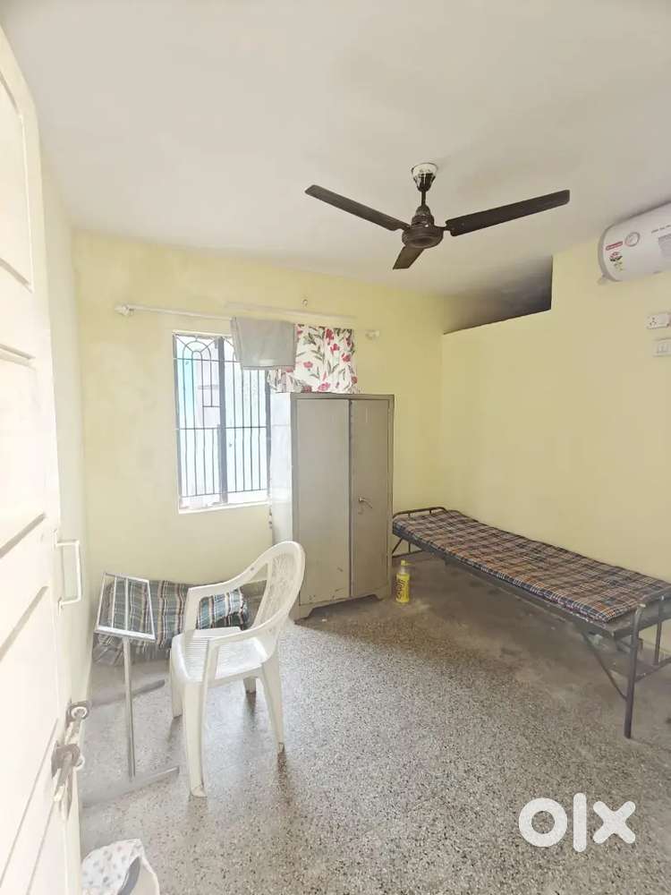 Independent executive room for rent