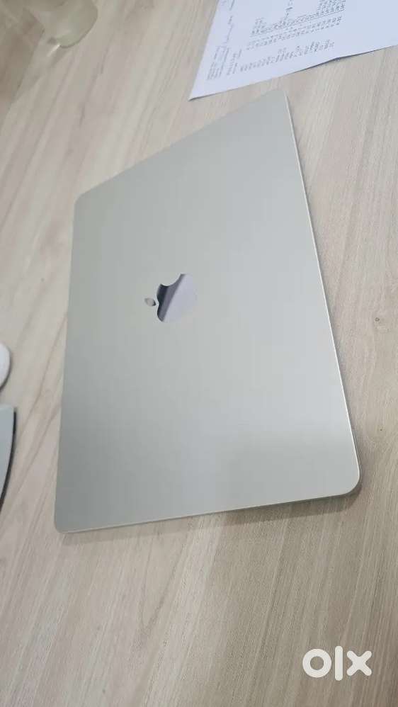 MAC BOOK AIR M2 256GB