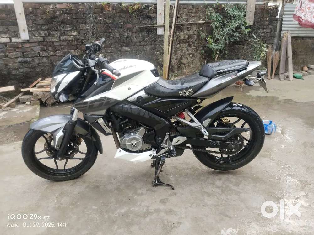 Bajaj Pulsar ns 200