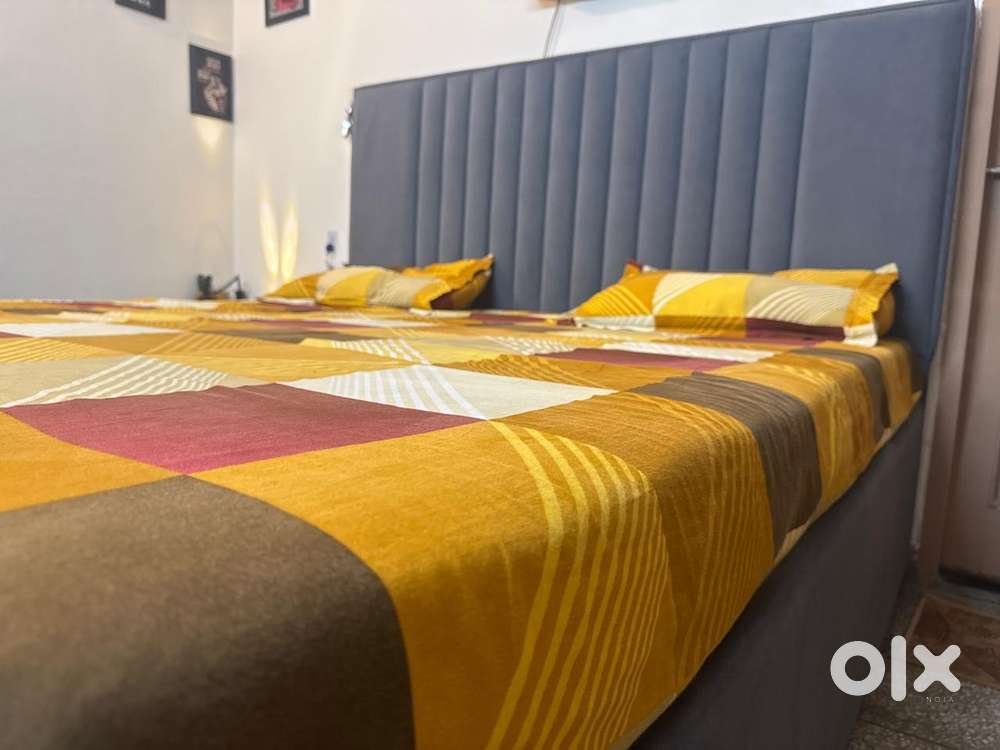 King size bed with mattress