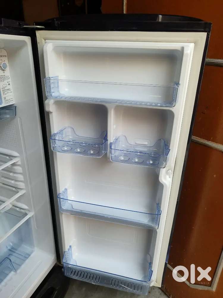 SAMSUNG FRIDGE.   Not using one time