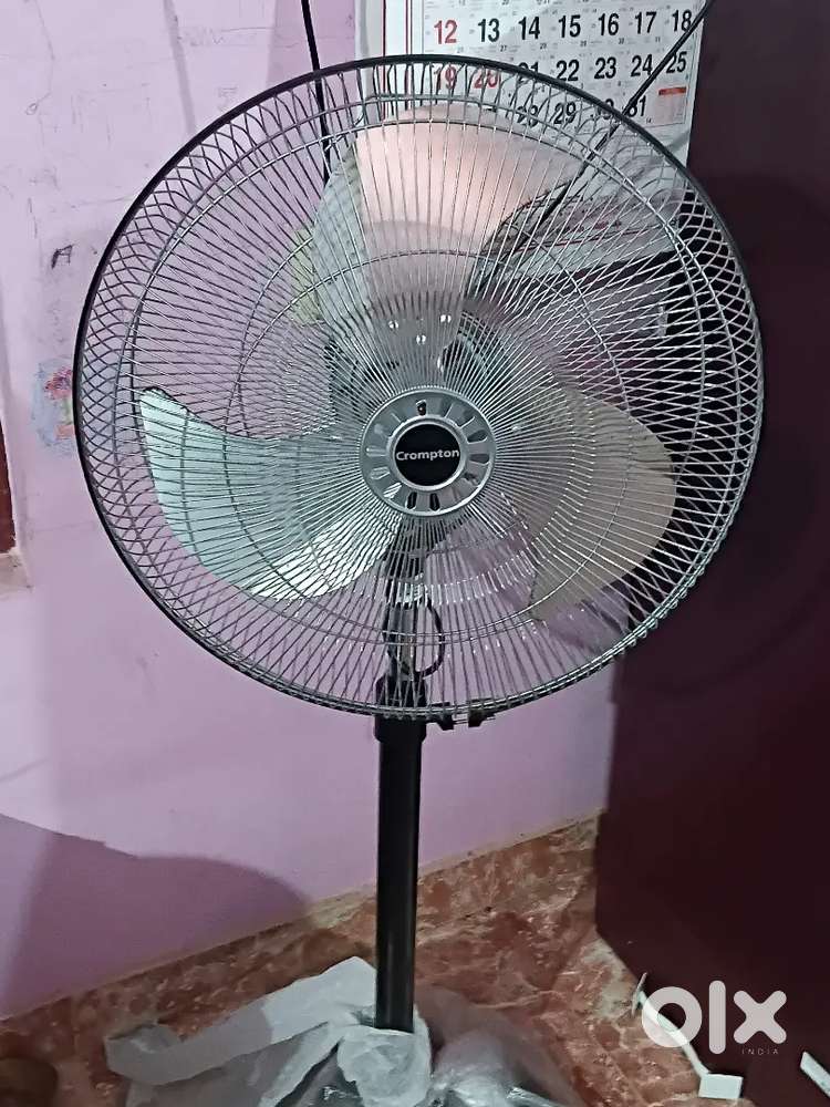 Pedestal  fan for sale Crompton