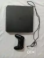 PS4 Slim console