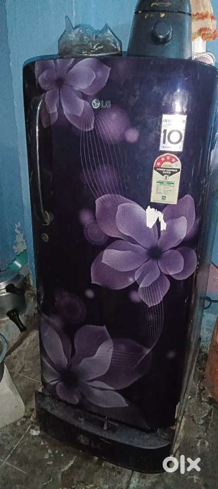 LG FRIDGE 6 years old