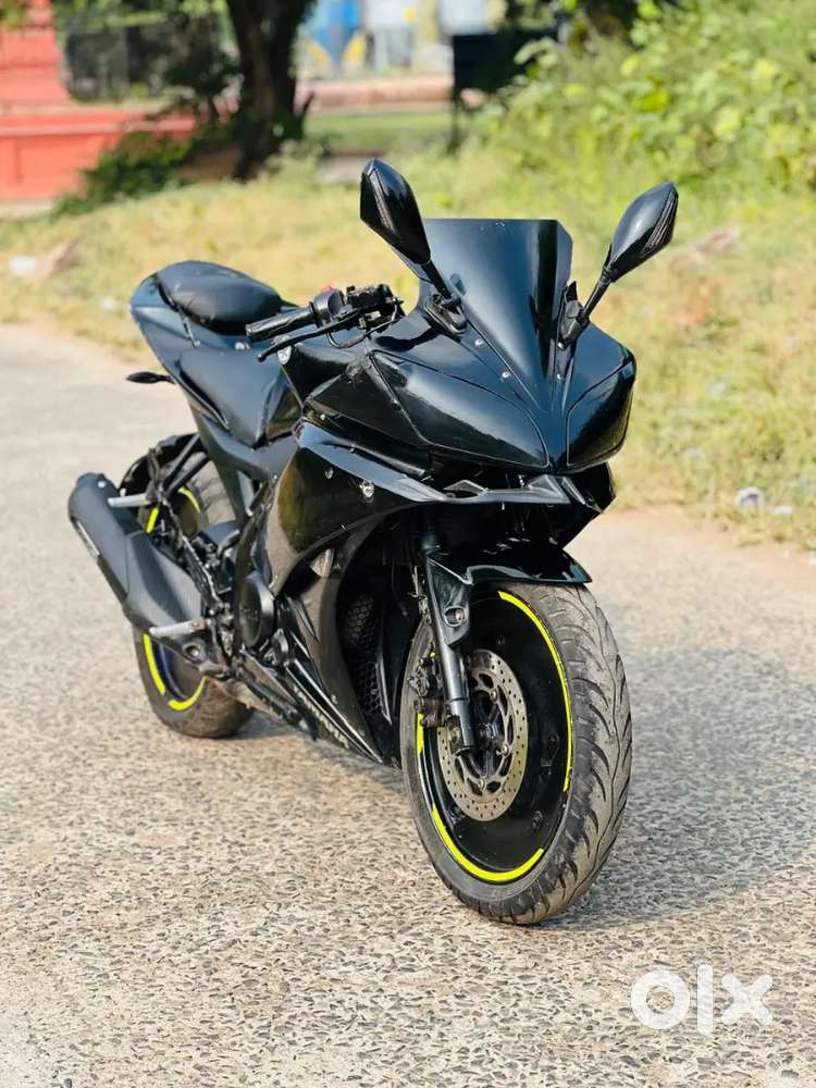 Yamaha R15 v2 good condition