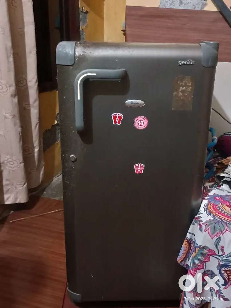 Whirlpool Genius refrigerator in excellent condition ,fully functional