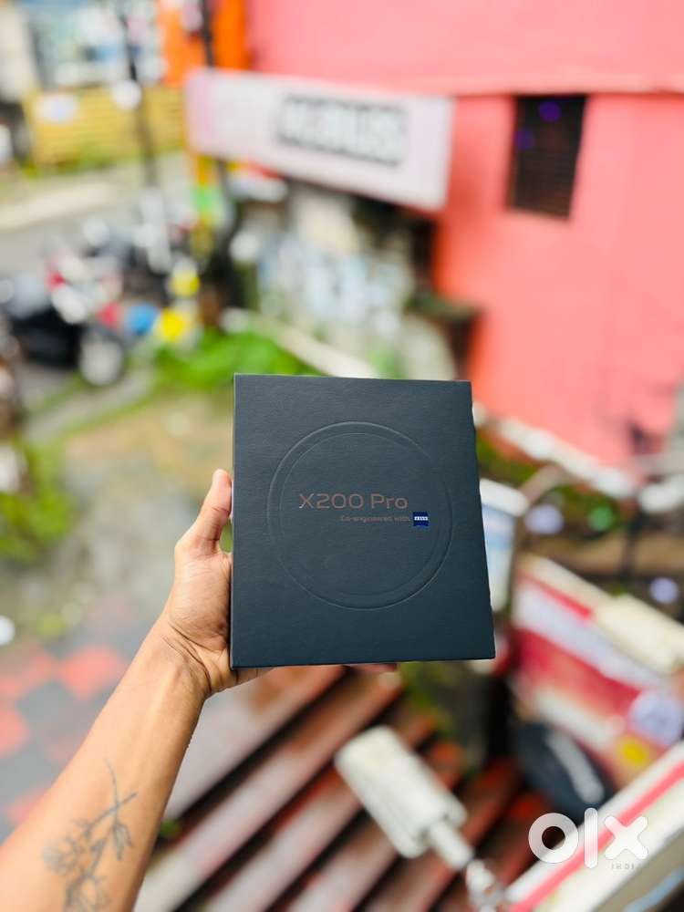 Vivo X200 pro 16/512 GB ( SEALED ) Titanium Silver