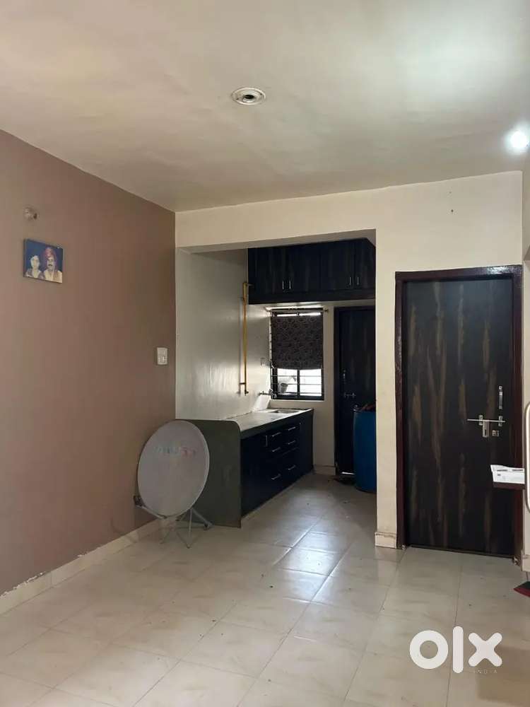 1BHK FLAT વેચવાનું છે