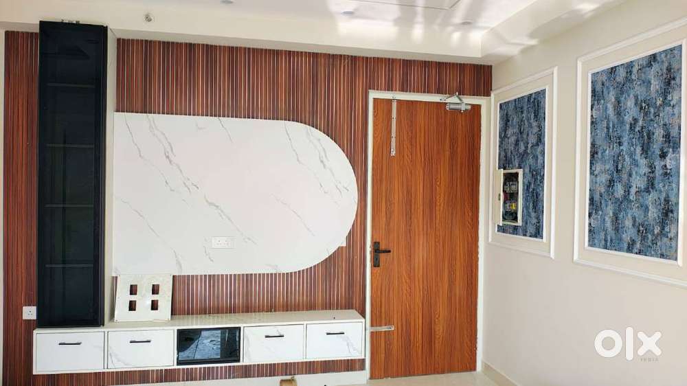 2 BHK Semifurnished Flat in High Rise Tower