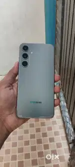 Selling my samsung s24 plus phone. 12/256