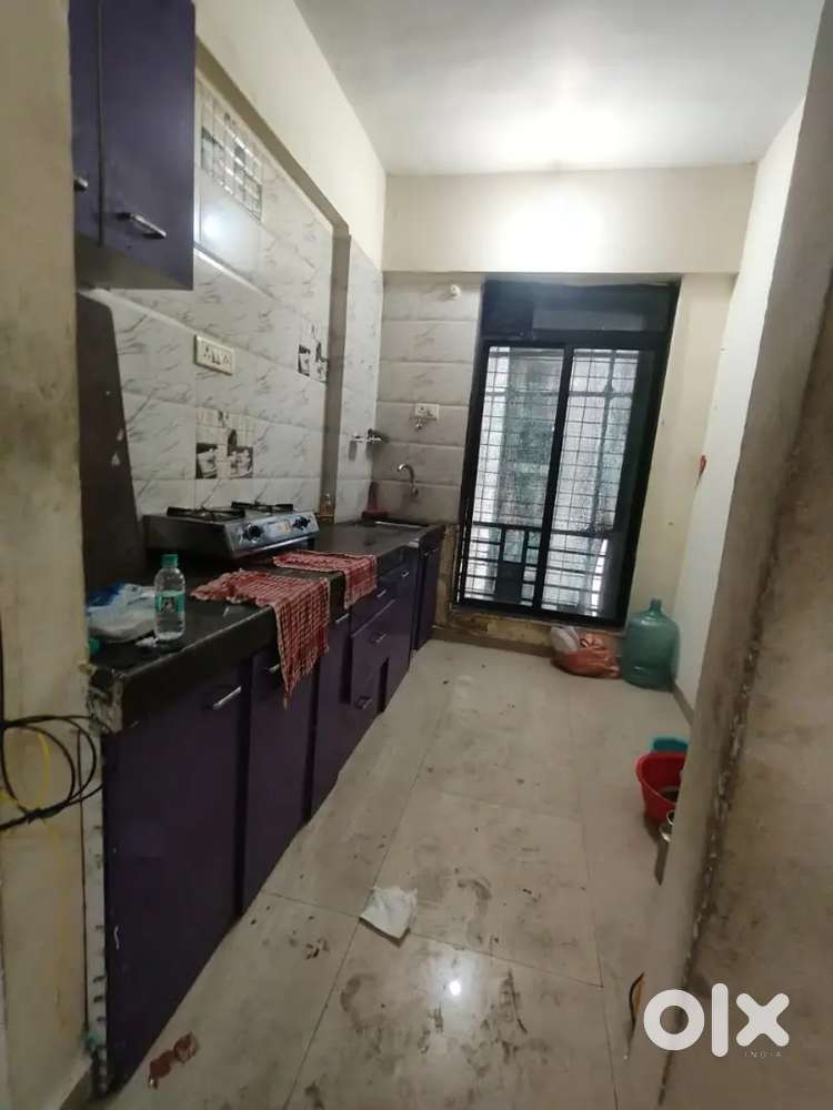 1 bhk flat havey deposit available 7 lakh ulwe all family welcome