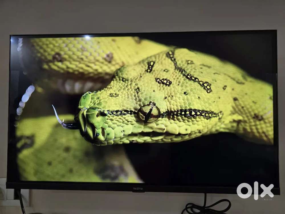 Realme 32-inch Smart LED TV - Great Condition!