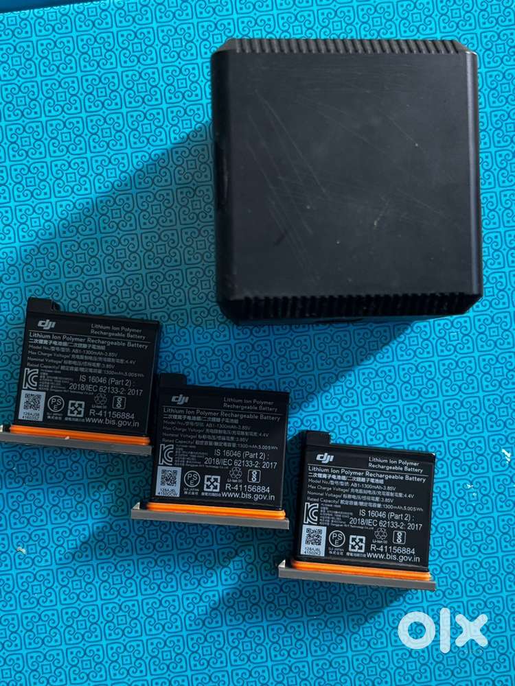 DJI Osmo Action 1 – 3 Batteries + Charging Kit