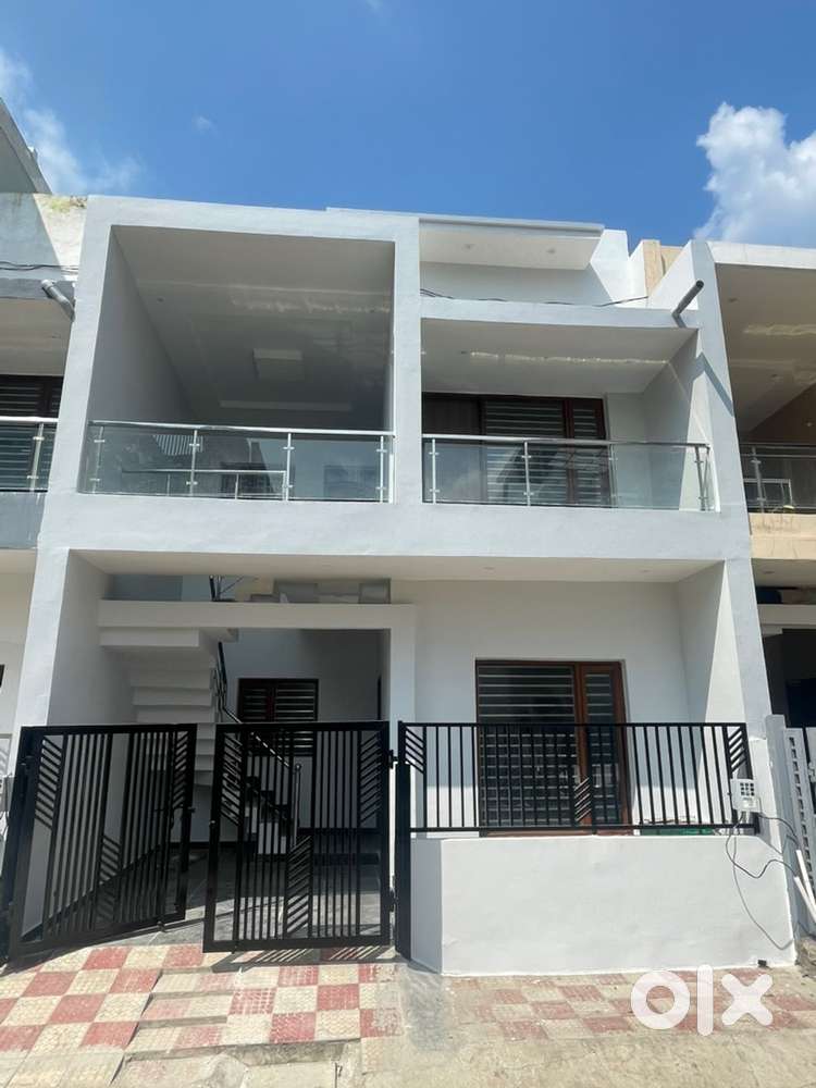 108 Gaj kothi for sale in sector 123 Airport road