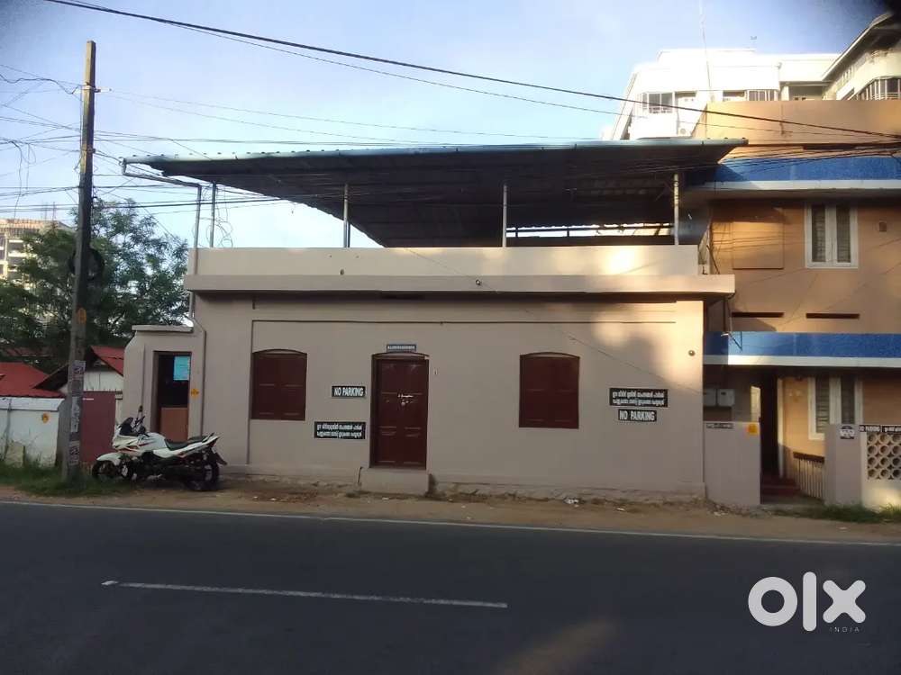 First floor of a renovated house without car porch for rent.