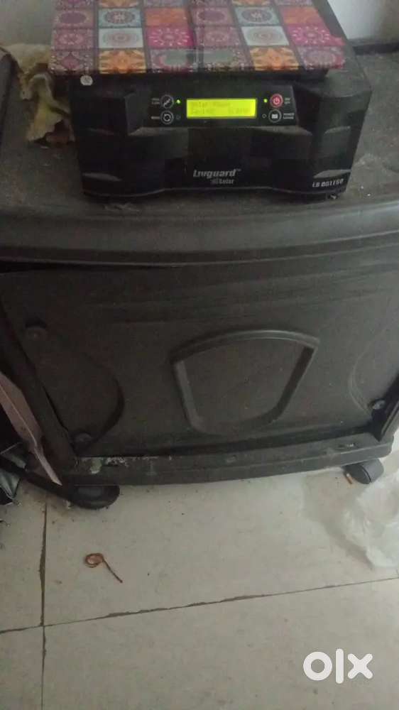 Invertor with battery