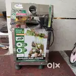 Sugar cane juicer machine