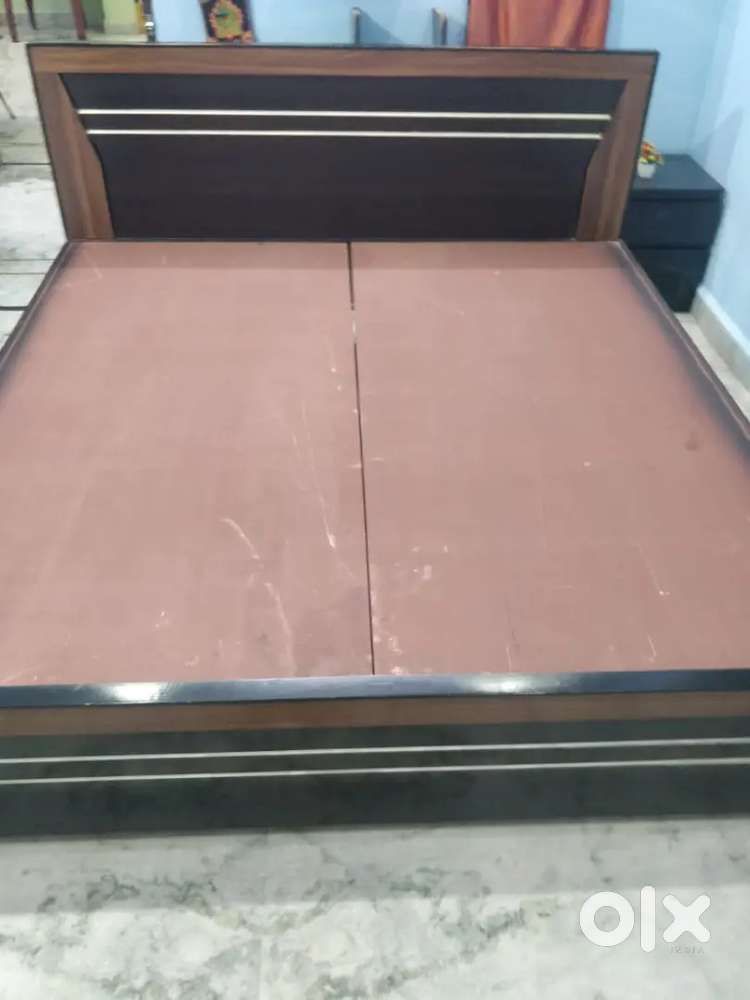 King Size Bed (Negotiable price)