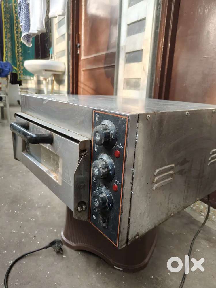 ELECTRIC pizza oven