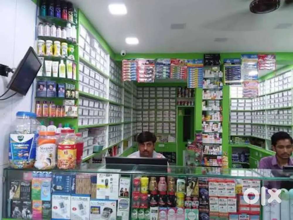 I need a pharmacist to open new medical store