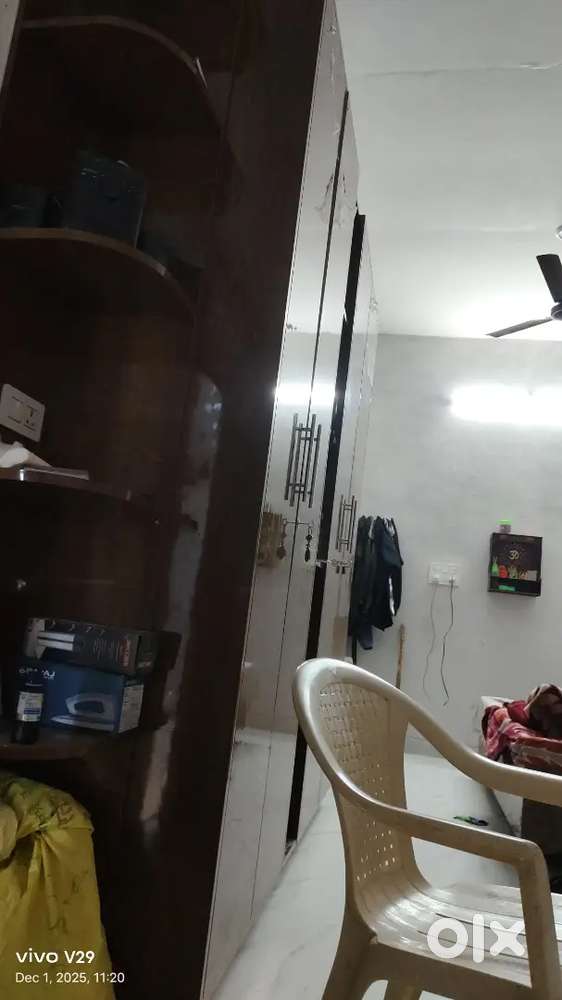 I need a male room partner