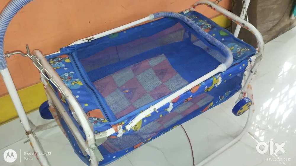 Kids jhula/dolna almost unused for sell