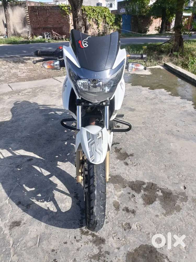 TVS Apache RTR 180 for sale. Mint condition. Less driven
