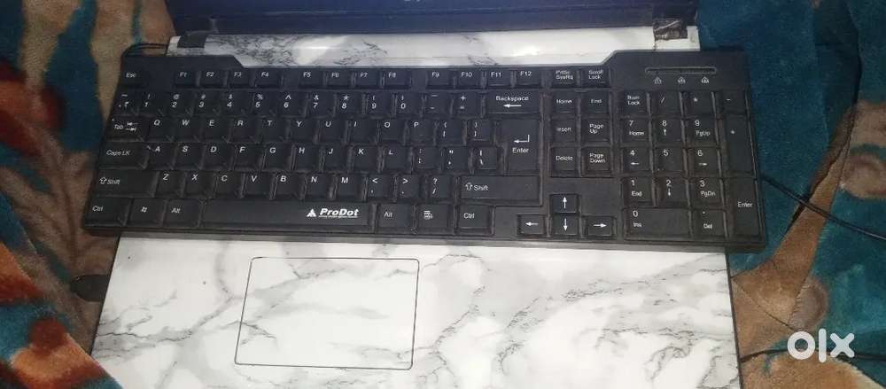 मैं अपना लैपटॉप बेच रहा हु जो डेल कंपनी का है मॉडल i3 है