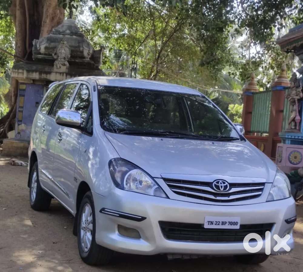 Toyota Innova 2011