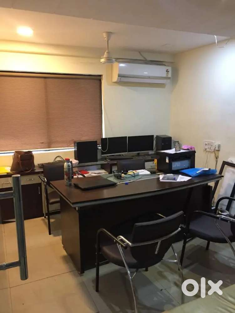 BOSS CABIN WORK-STATION-10 FURNISHED OFFICE AT RENT PALASIYA INDORE