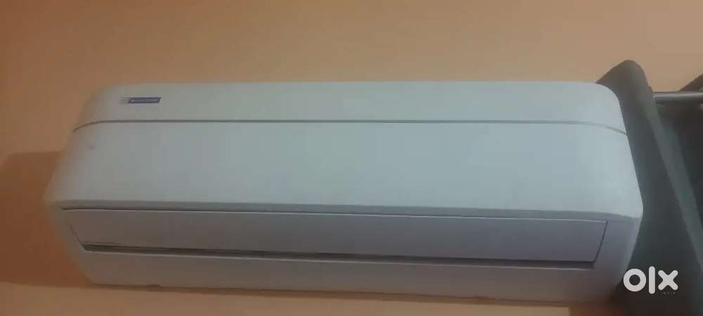 Brand new 6 Month Old Blue Star 2 Tone Ac