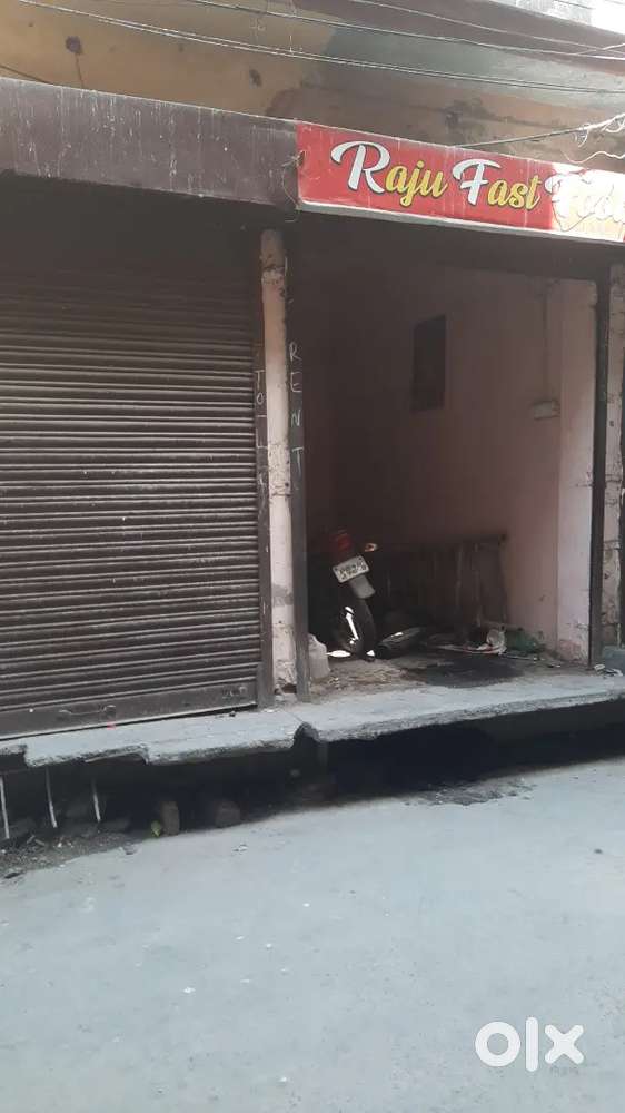 Main bajar sandu caloni chonk near batala road amritsar