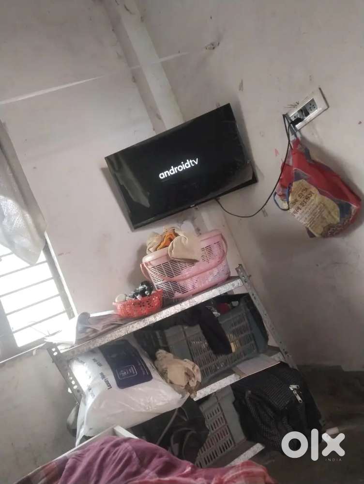 Acer tv  32inc with stend ( smart TV)