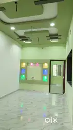 तीन बड़े-बड़े बेडरूम वाला घर कार पार्किंग के साथ