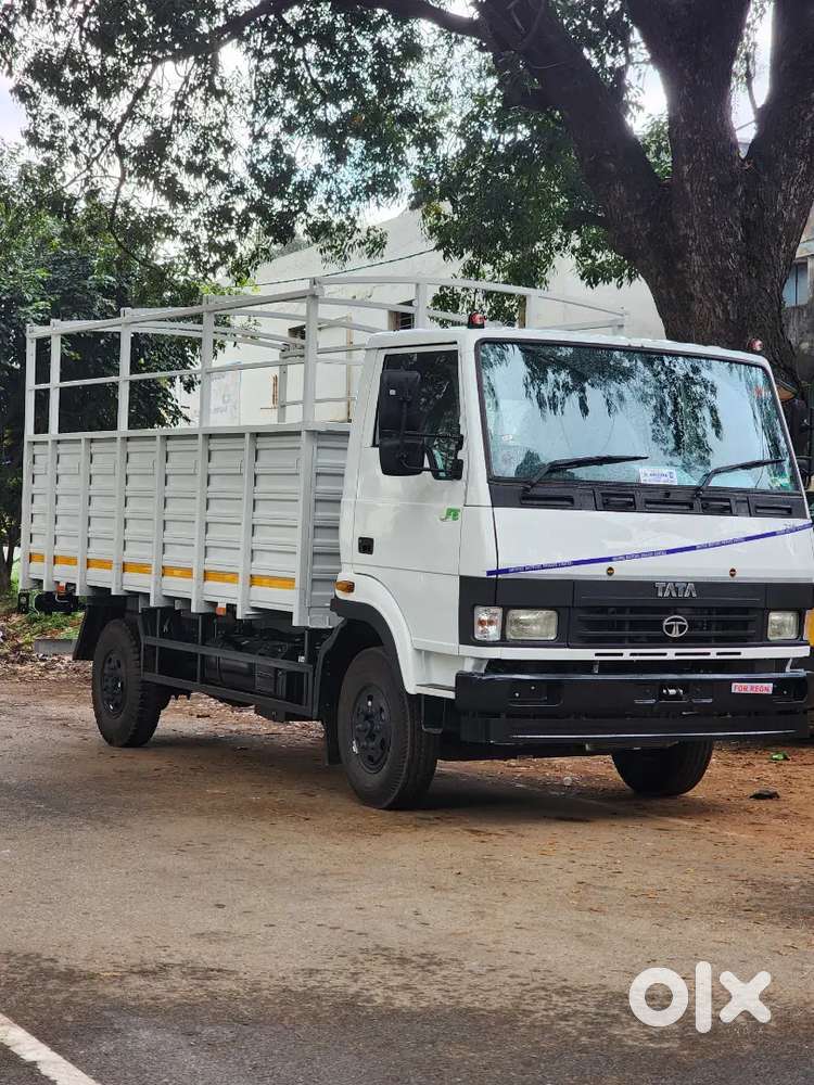 14feet and 20 feet vehicle