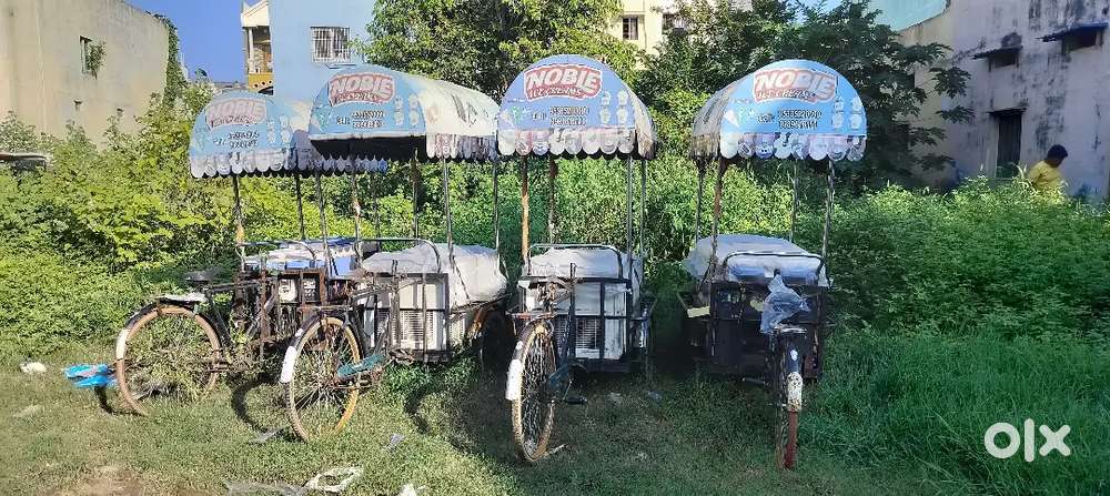 Ice Creams Push Cart