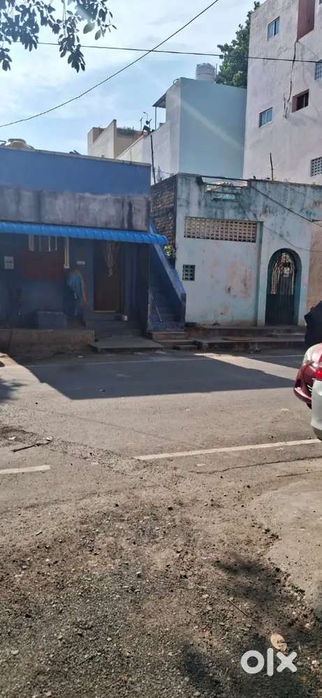 Periyamet Oothukattan Street On 30ft Rd Suitable for Mansion / Lodge