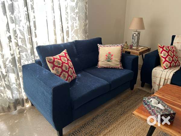 3+2 sofa set only a month old