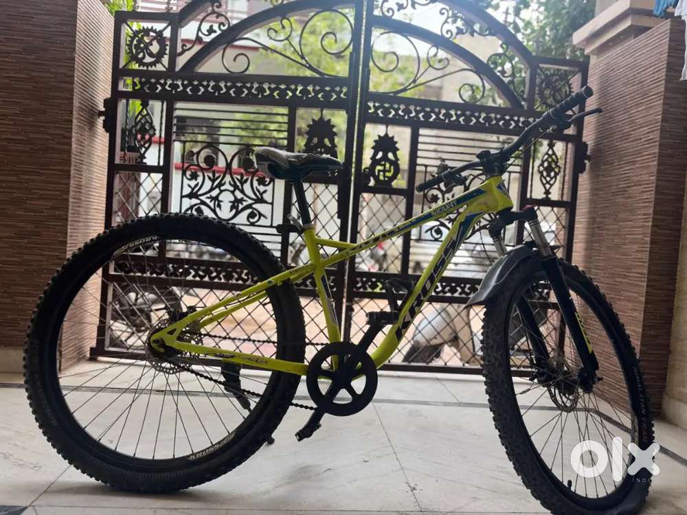 Kross brand cycle With dual disc brakes