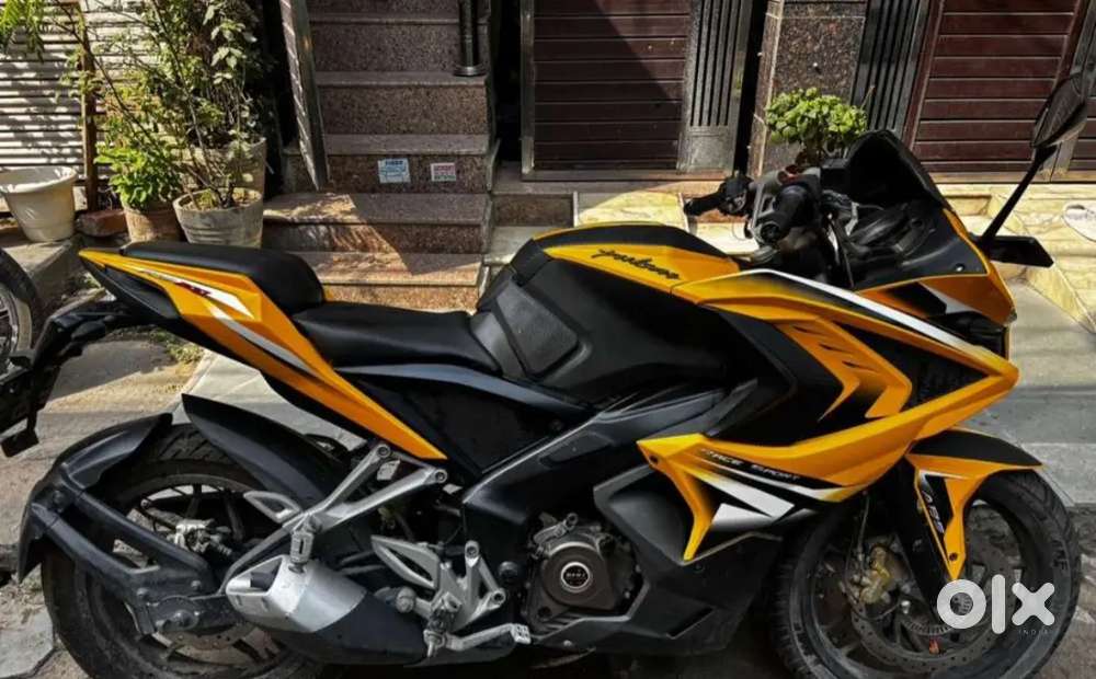 Pulsar RS 200